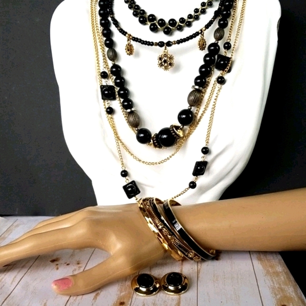 Vintage Elegant Black and Gold Jewelry 9 Piece Resellers Lot - Picture 7 of 13